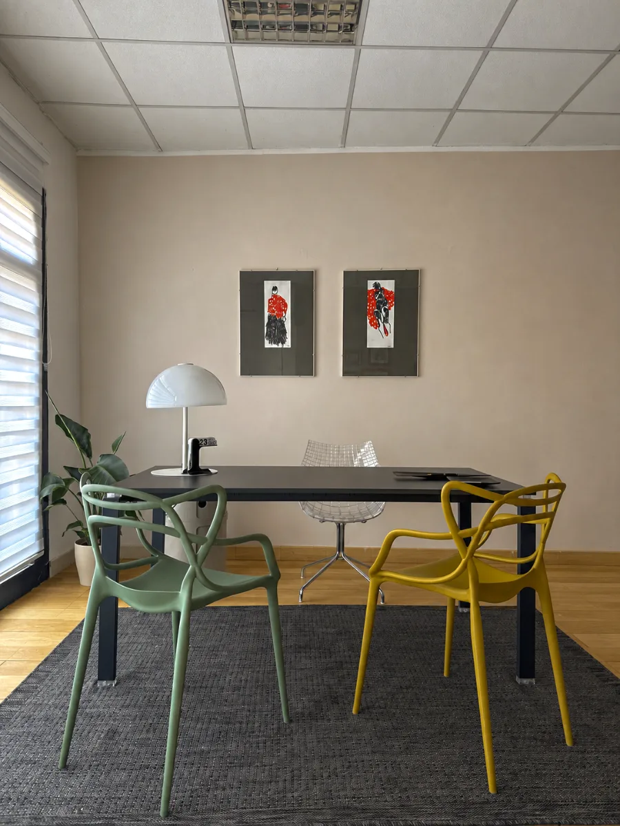 Studio di psicologia ad Adria — vista d'insieme della stanza con luce naturale